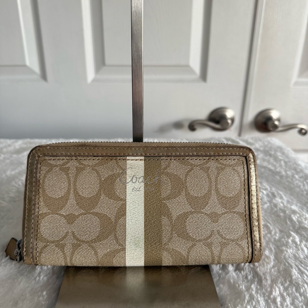 Coach Beige and Cream Wallet